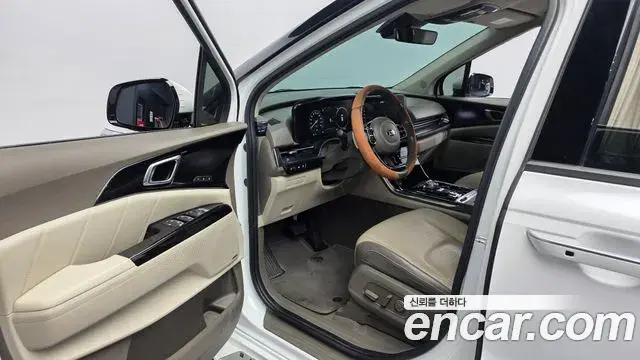 Kia Carnival 2021 — Фото 10/20