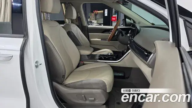 Kia Carnival 2021 — Фото 11/20