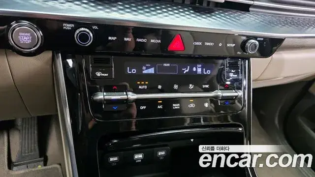 Kia Carnival 2021 — Фото 17/20