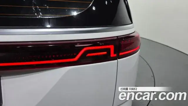Kia Carnival 2021 — ფოტო 4/38