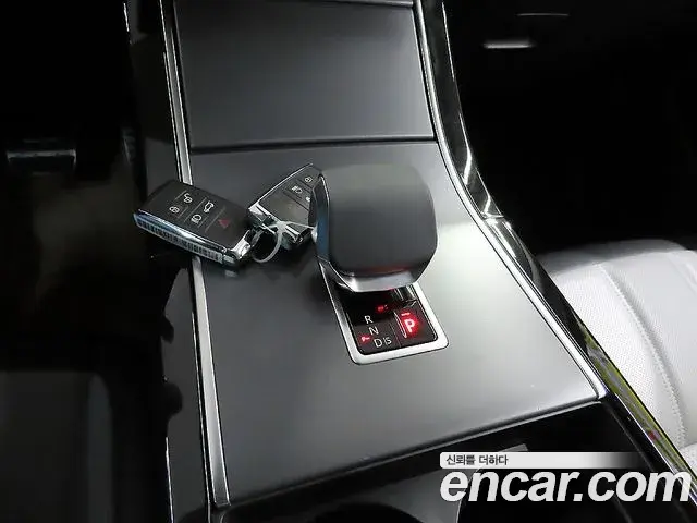 Land Rover Range Rover Evoque 2024 — ფოტო 8/20