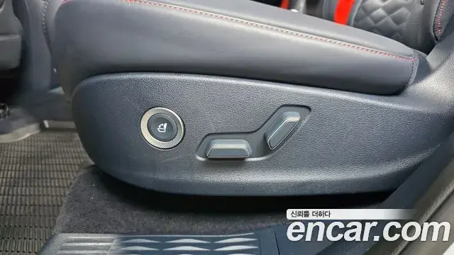 Genesis GV80 Coupe 2024 — Photo 32/35