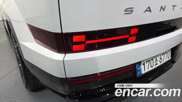 Hyundai Santa Fe 2023 — Photo 2/35
