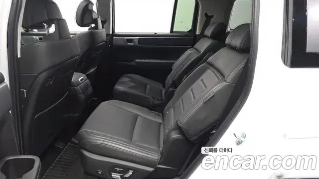 Hyundai Santa Fe 2023 — Photo 11/35