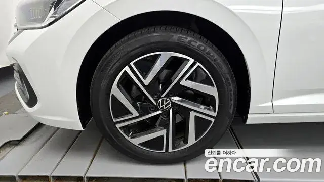 Volkswagen Jetta 2023 — Şəkil 23/27