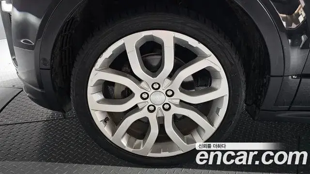 Land Rover Range Rover Evoque 2018 — Фото 5/20