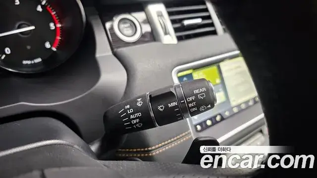 Land Rover Range Rover Evoque 2018 — Şəkil 33/38