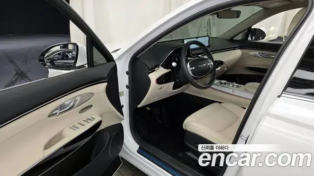 Genesis GV70 2024 — Photo 7/35