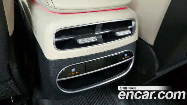 Genesis GV70 2024 — Photo 17/35