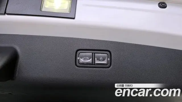 Genesis GV70 2024 — Photo 29/35