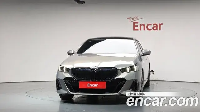 BMW 5 Series 2025 — Şəkil 31/35