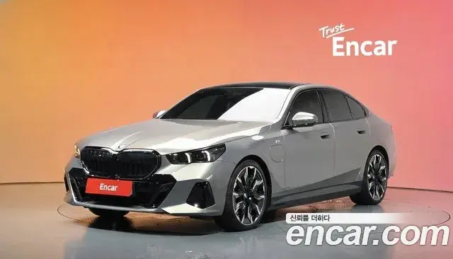 BMW 5 Series 2025 — Şəkil 34/35