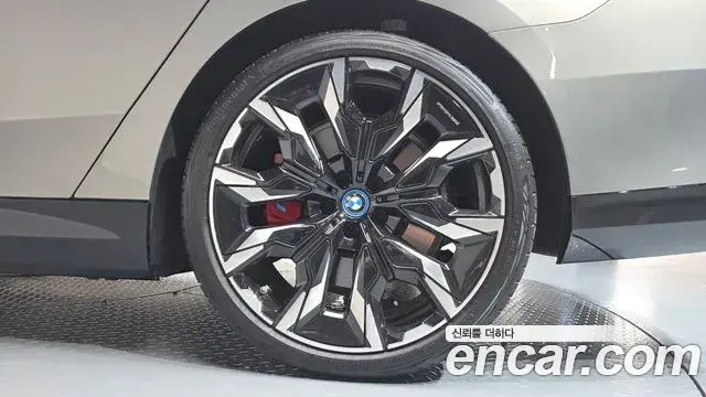 BMW 5 Series 2025 — Şəkil 7/35