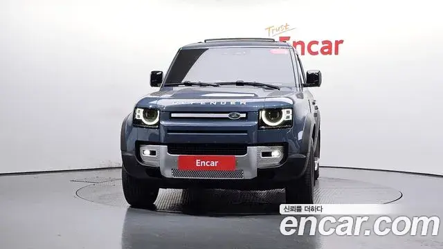 Land Rover Defender 2021 — Photo 20/33