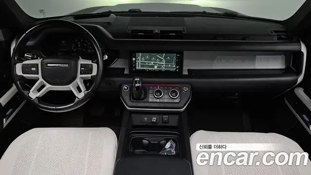 Land Rover Defender 2021 — Photo 6/33