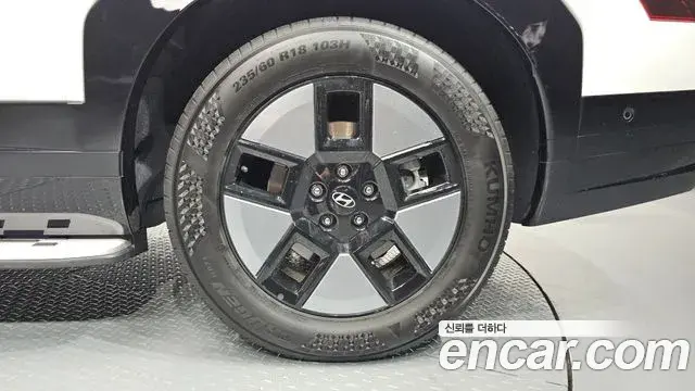 Hyundai Santa Fe 2024 — ფოტო 5/35