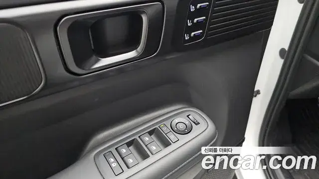 Hyundai Santa Fe 2024 — ფოტო 17/35