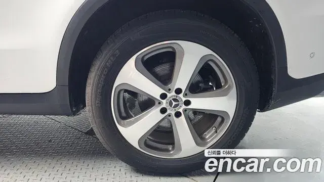 Mercedes-Benz GLC-Class 2019 — Şəkil 1/30