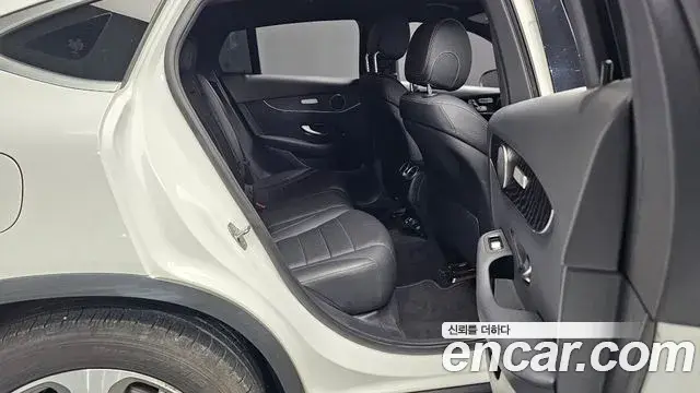Mercedes-Benz GLC-Class 2019 — Şəkil 26/30