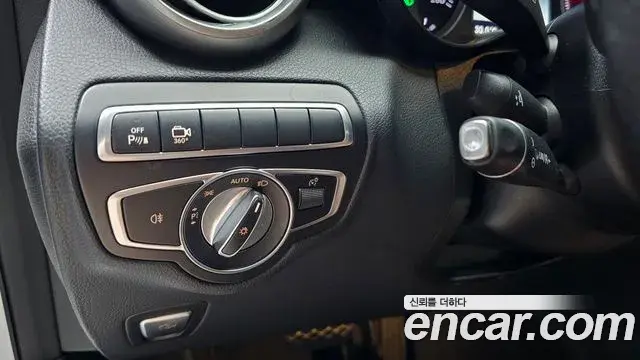 Mercedes-Benz GLC-Class 2019 — Şəkil 17/30