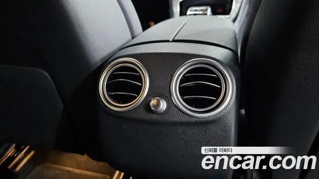Mercedes-Benz GLC-Class 2019 — Şəkil 10/30