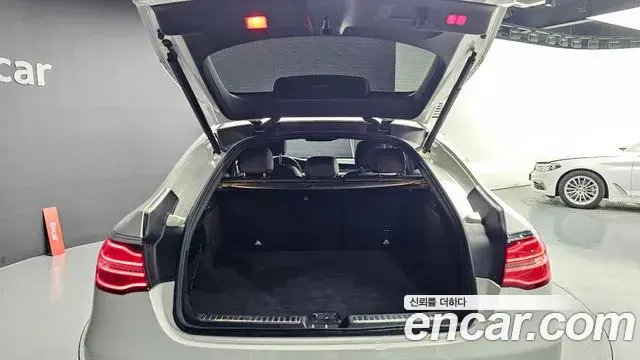 Mercedes-Benz GLC-Class 2019 — Şəkil 2/30