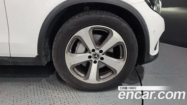 Mercedes-Benz GLC-Class 2019 — Şəkil 21/30