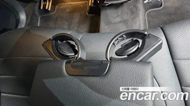 Mercedes-Benz GLC-Class 2019 — Şəkil 25/30