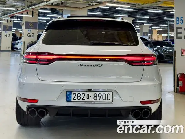 Porsche Macan 2020 — Şəkil 11/17