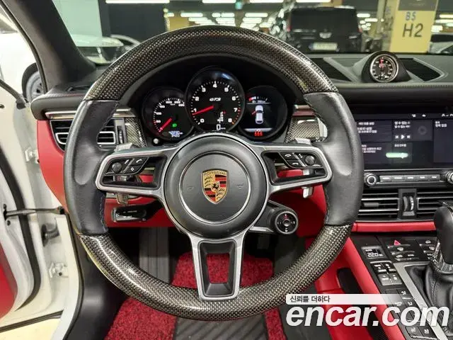 Porsche Macan 2020 — Şəkil 8/17