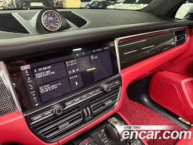 Porsche Macan 2020 — Şəkil 15/17