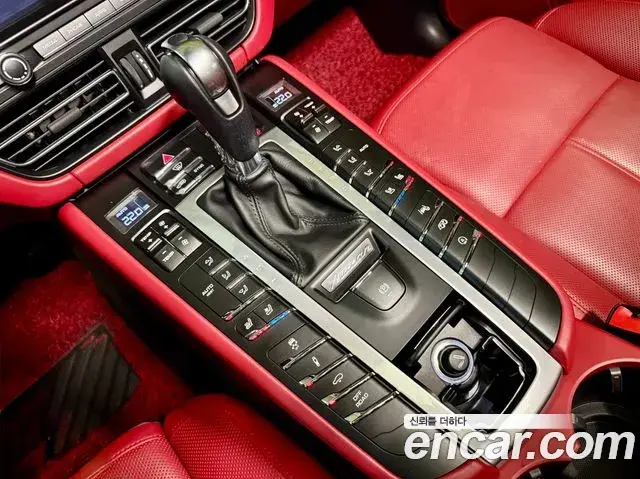 Porsche Macan 2020 — Şəkil 17/17