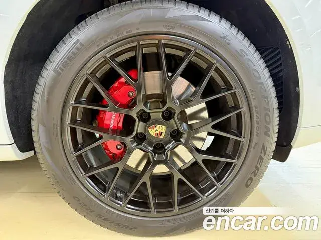 Porsche Macan 2020 — Şəkil 9/17
