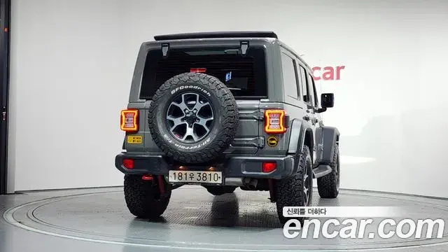 Jeep Wrangler 2020 — ფოტო 23/34