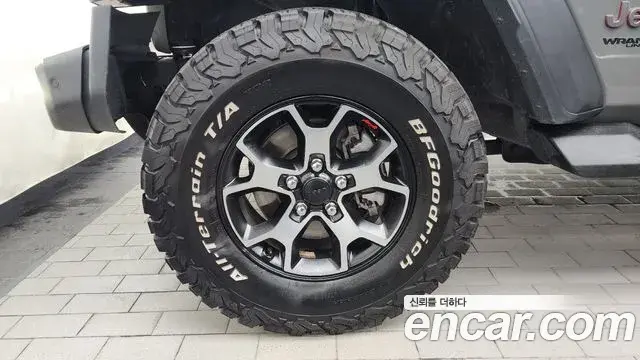 Jeep Wrangler 2020 — ფოტო 27/34