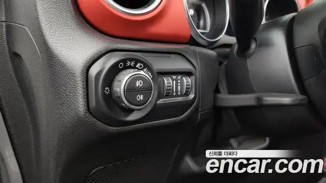 Jeep Wrangler 2020 — ფოტო 26/34