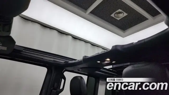 Jeep Wrangler 2020 — ფოტო 16/34