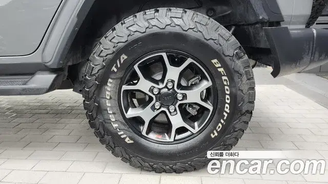 Jeep Wrangler 2020 — ფოტო 9/34