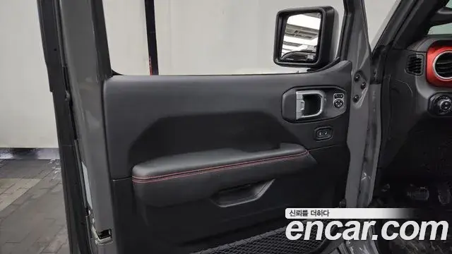 Jeep Wrangler 2020 — ფოტო 8/34