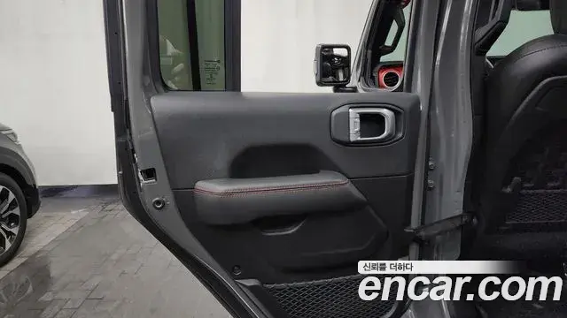 Jeep Wrangler 2020 — ფოტო 19/34