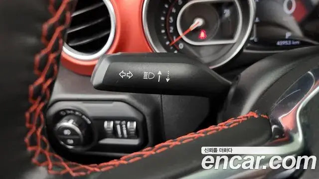 Jeep Wrangler 2020 — ფოტო 28/34