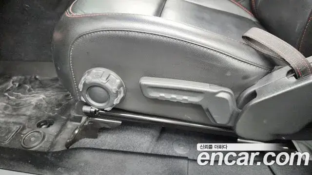Jeep Wrangler 2020 — ფოტო 17/34