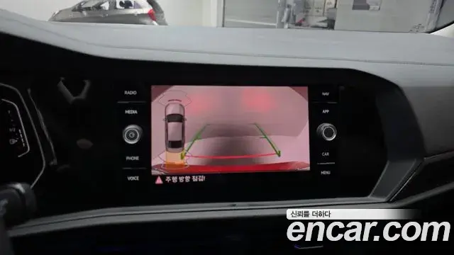 Volkswagen Jetta 2023 — Photo 23/34