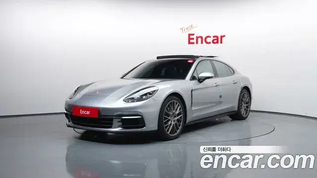 Porsche Panamera 2018 — ფოტო 19/34