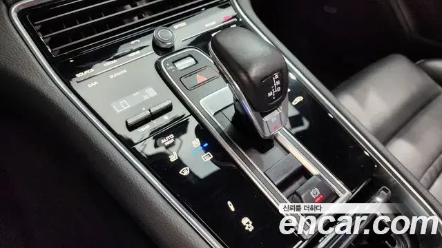 Porsche Panamera 2018 — ფოტო 10/34