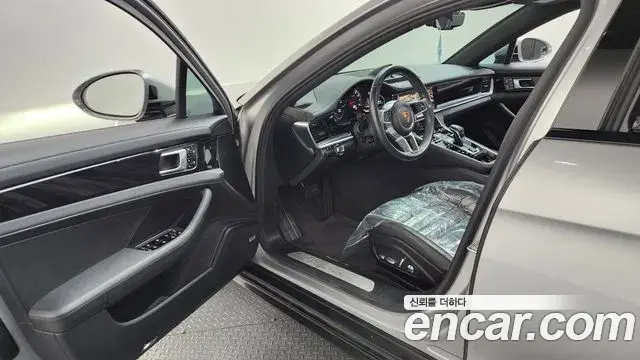 Porsche Panamera 2018 — ფოტო 2/34