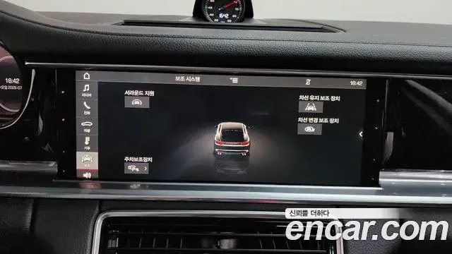 Porsche Panamera 2018 — ფოტო 13/34