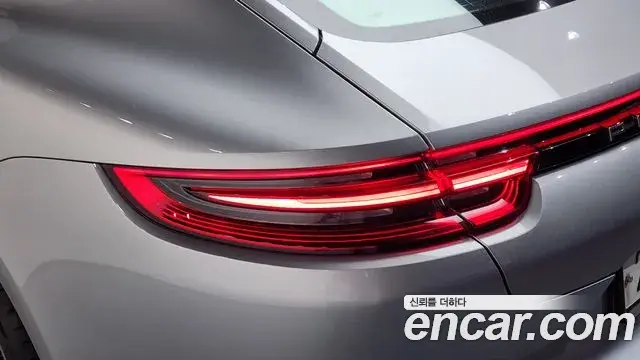 Porsche Panamera 2018 — ფოტო 12/34