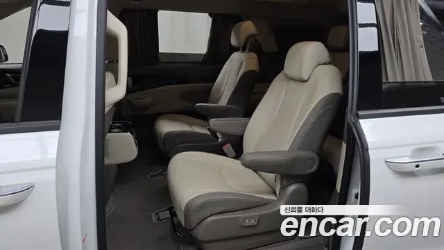 Kia Carnival 2024 — Photo 27/32