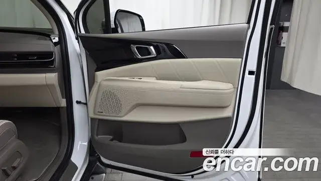Kia Carnival 2024 — Photo 31/32